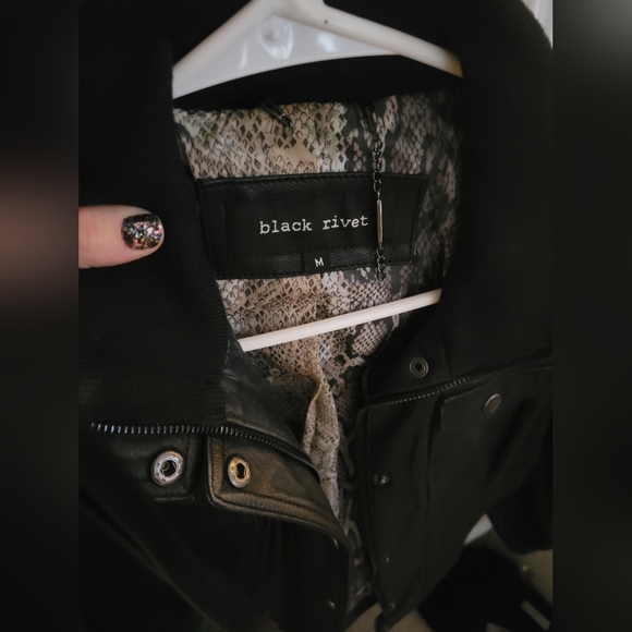 Leather jacket - Picture 4 of 4